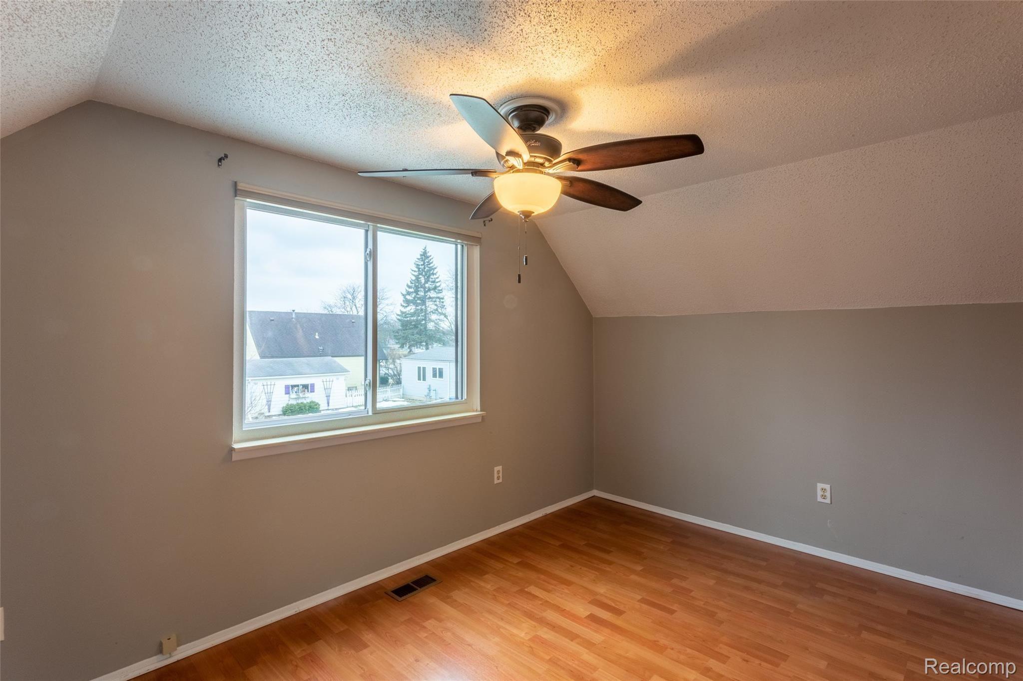 41845 Old Bridge Road Canton, MI 48188 - Photo 31 of 40 41845 Old Bridge-Upper-bedroom 2-35.jpg