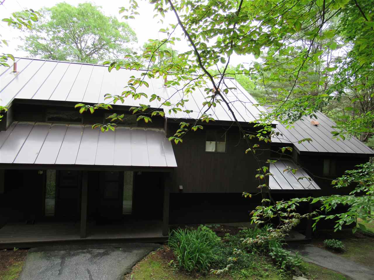 401 Old Quechee Road, Unit B Hartford, VT 05059 - Photo 1 of 9 Gallery Image 1