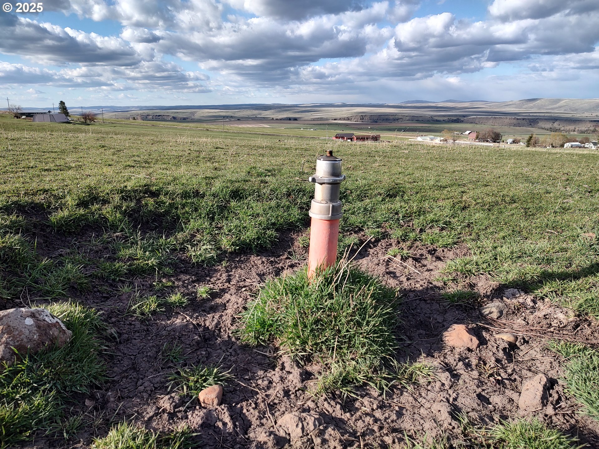81202 Reavis Lane Enterprise, OR 97828 - Photo 16 of 44 a view of a field with an ocean