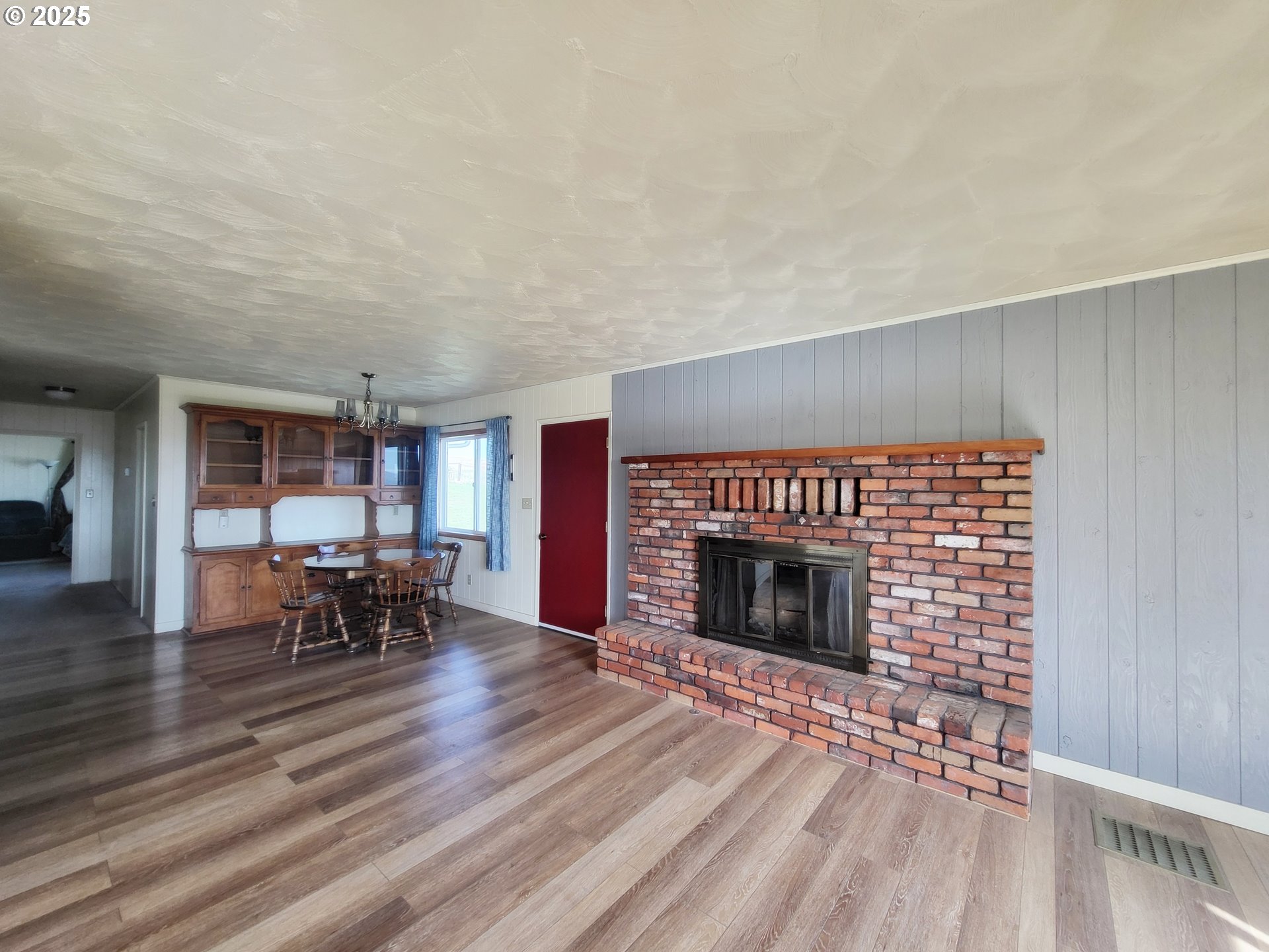 81202 Reavis Lane Enterprise, OR 97828 - Photo 21 of 44 a living room with furniture and a fireplace