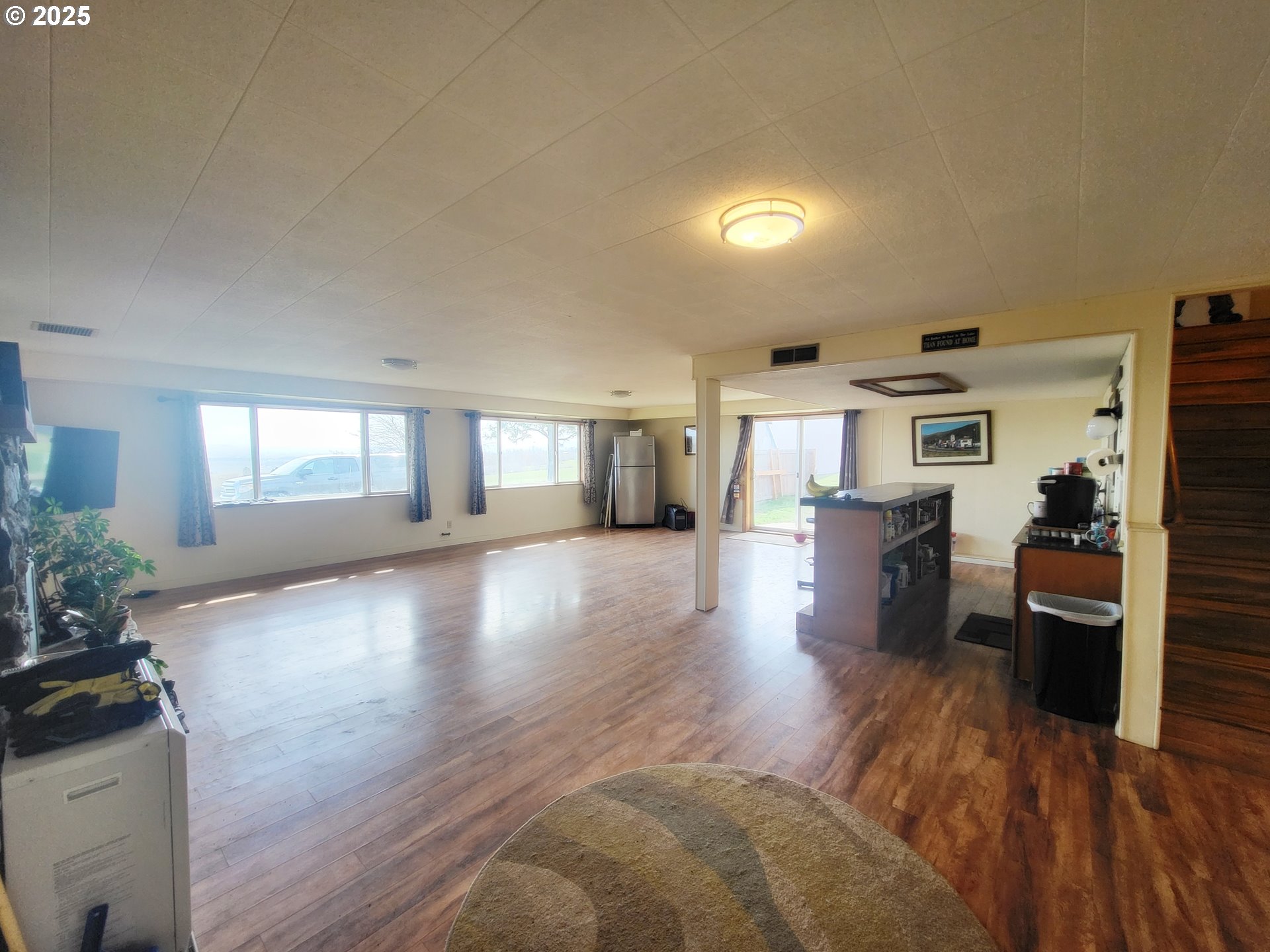 81202 Reavis Lane Enterprise, OR 97828 - Photo 30 of 44 a view of a living room and dining room