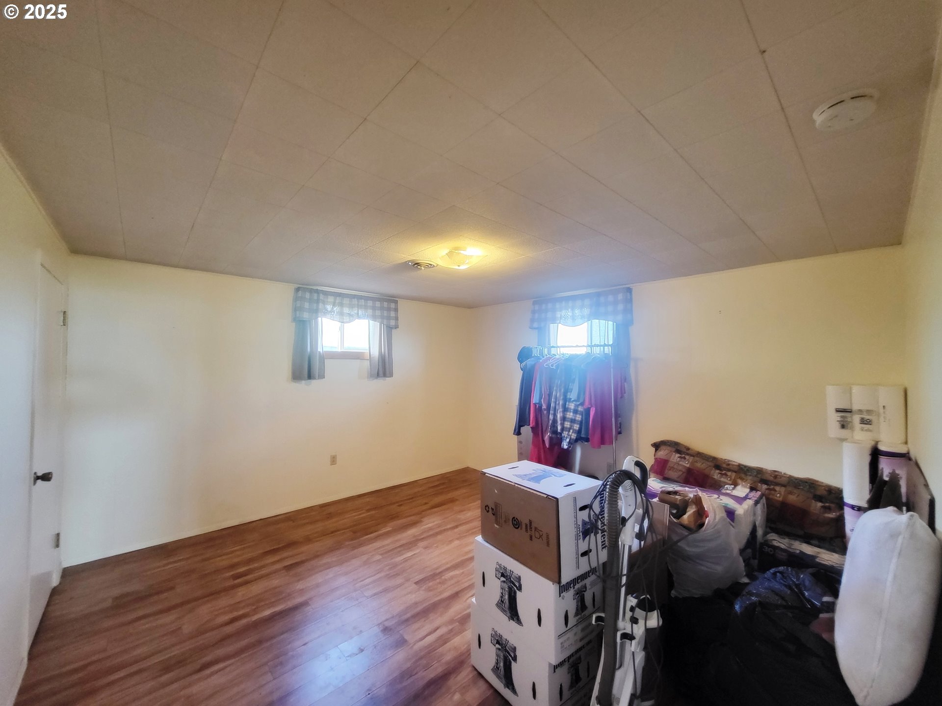 81202 Reavis Lane Enterprise, OR 97828 - Photo 38 of 44 a living room with furniture and a wooden floor