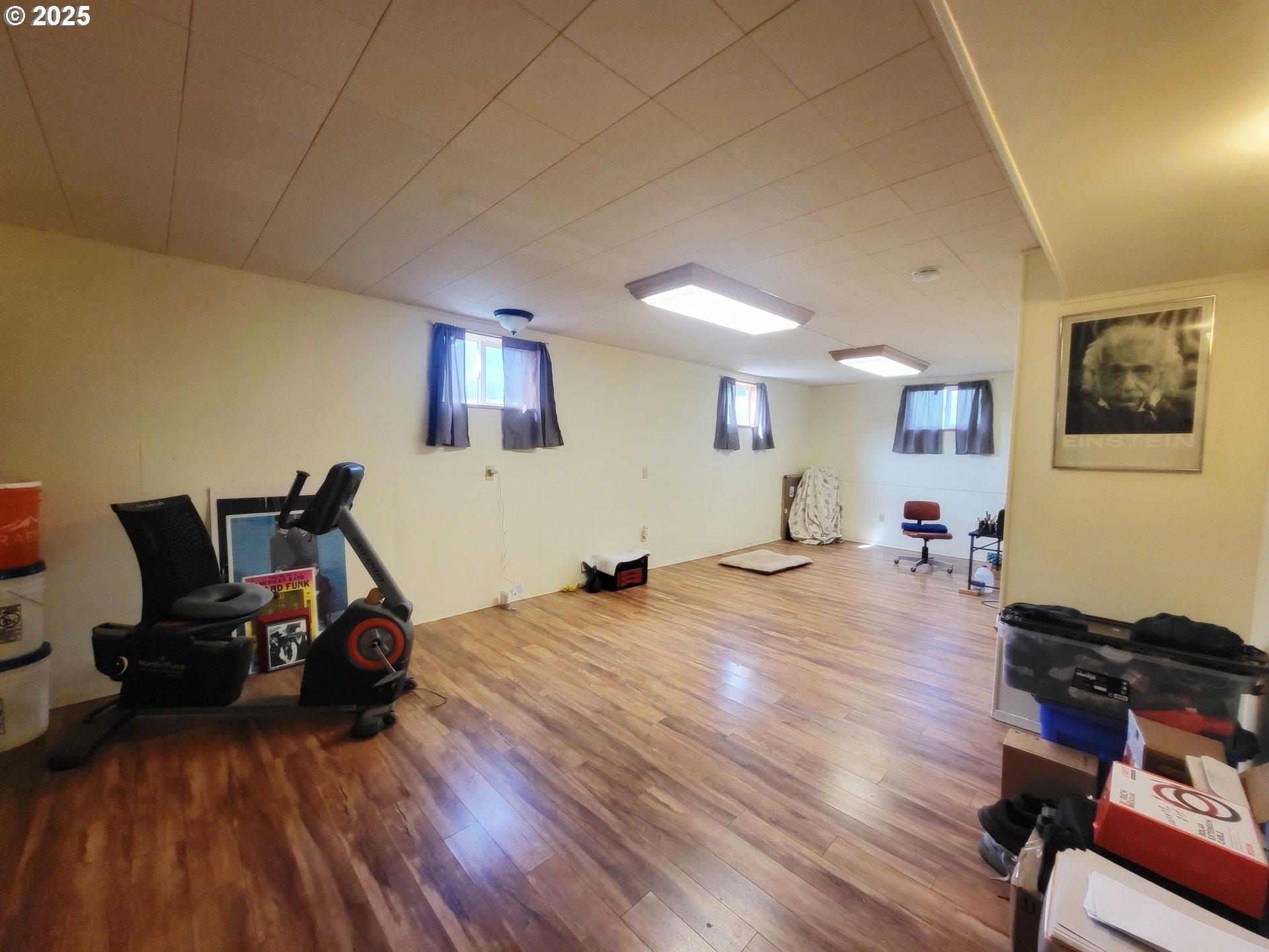 81202 Reavis Lane Enterprise, OR 97828 - Photo 39 of 44 a living room with furniture and a wooden floor