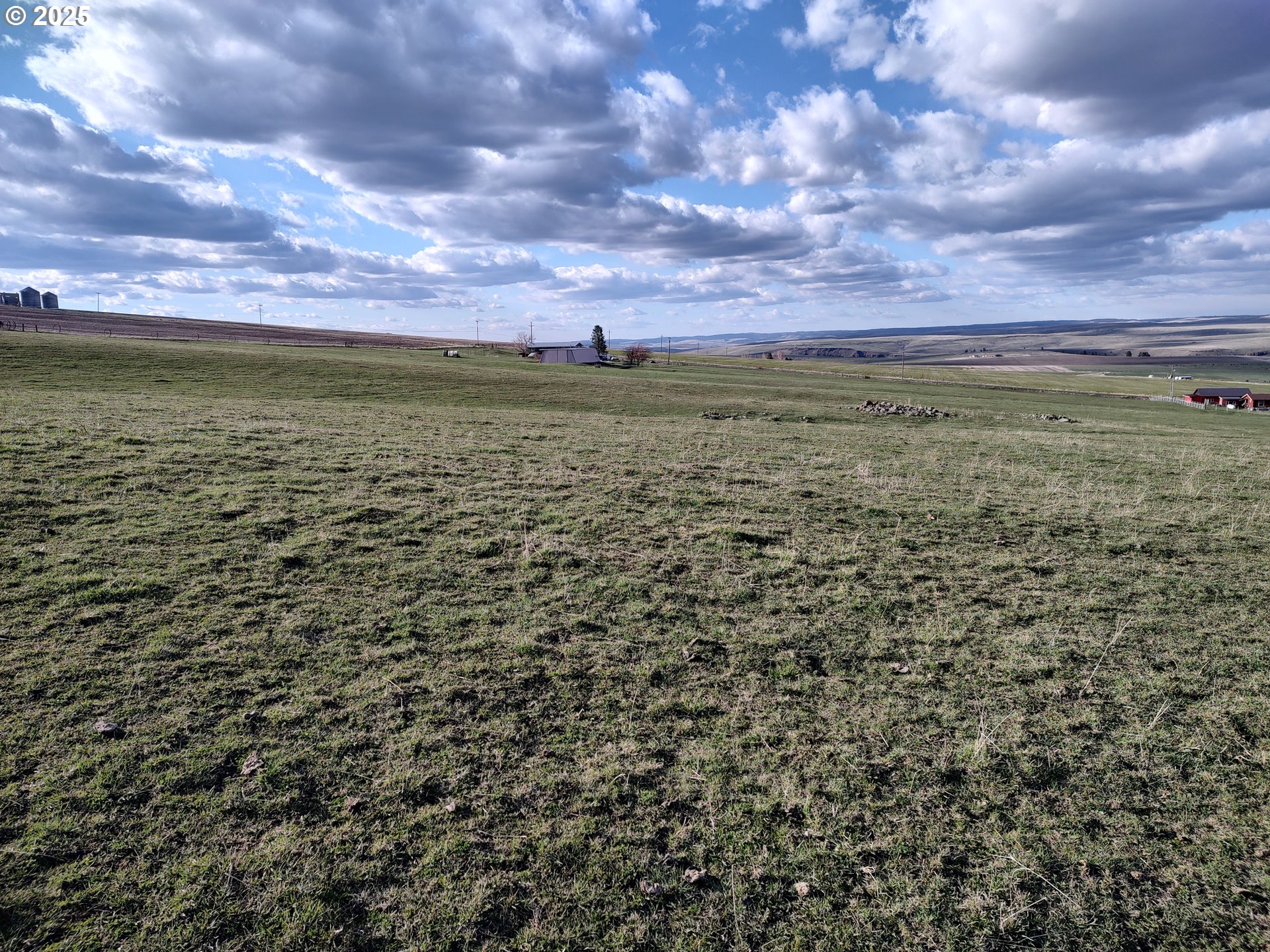81202 Reavis Lane Enterprise, OR 97828 - Photo 4 of 44 a view of a large body of water with lots of trees