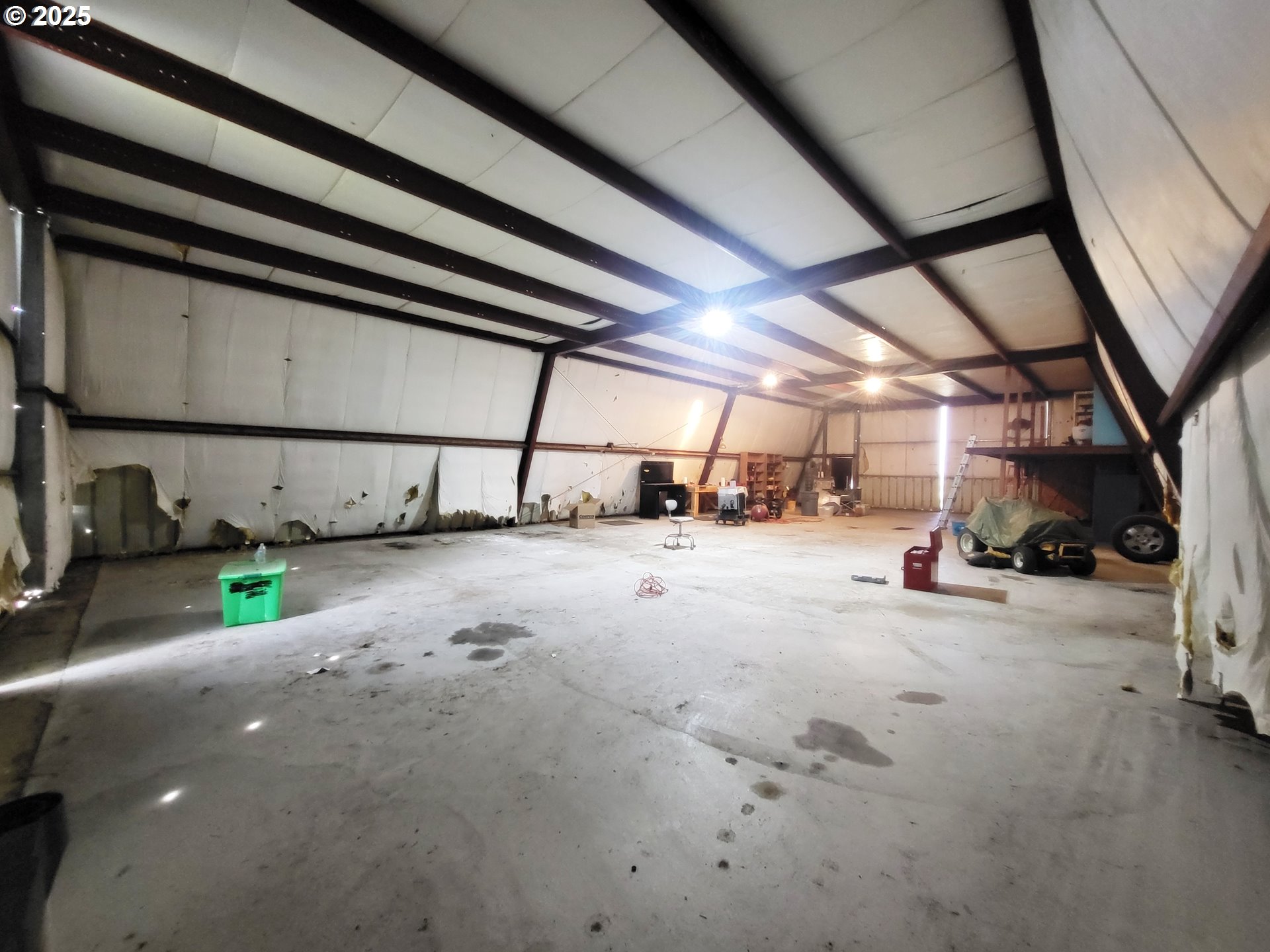 81202 Reavis Lane Enterprise, OR 97828 - Photo 42 of 44 a view of garage