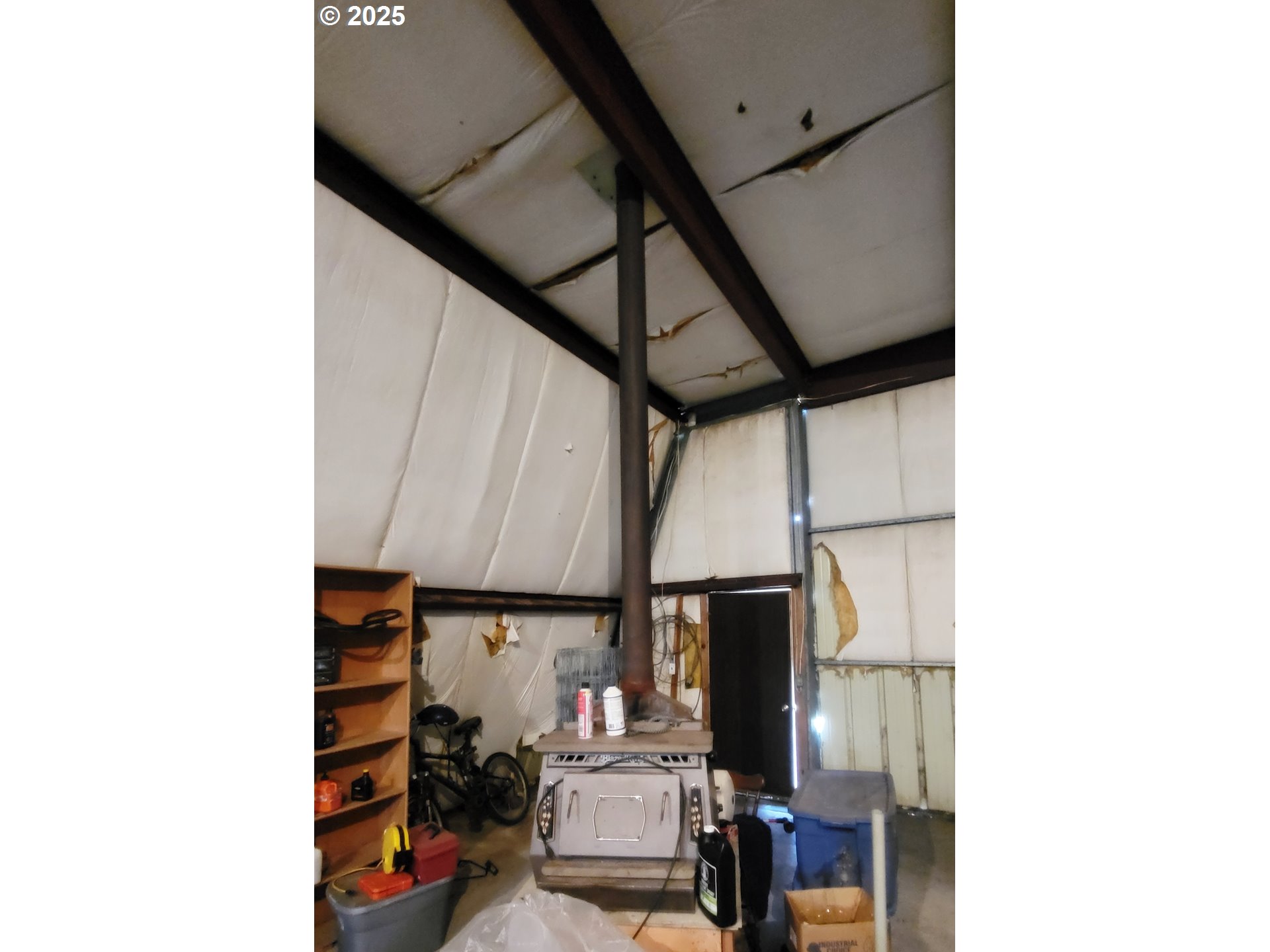 81202 Reavis Lane Enterprise, OR 97828 - Photo 43 of 44 a view of entryway and hall