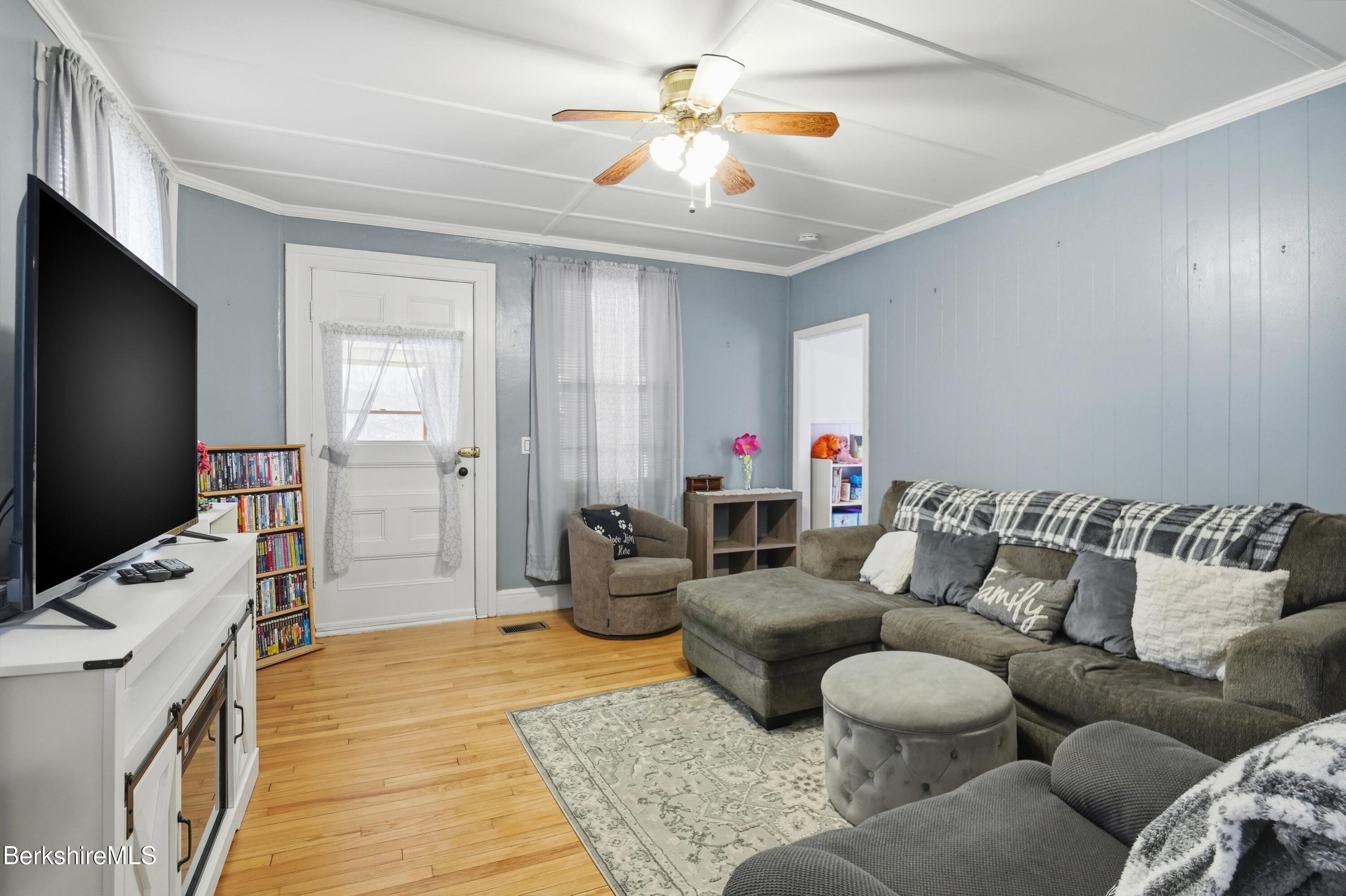 8 School Street Adams, MA 01220 - Photo 5 of 27 Livingroom