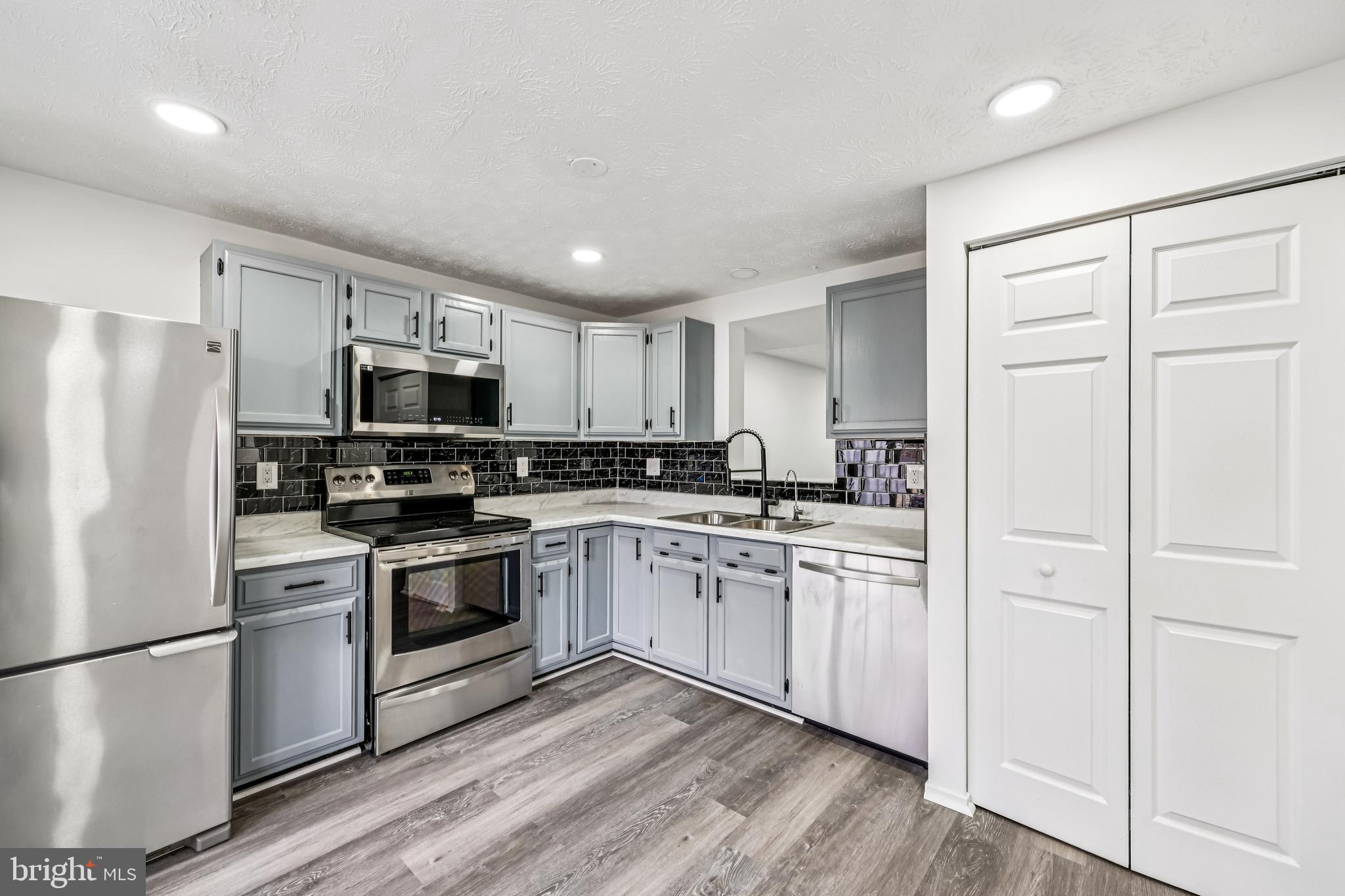 19603 Kilcreggan Way Gaithersburg, MD 20879 - Photo 4 of 34