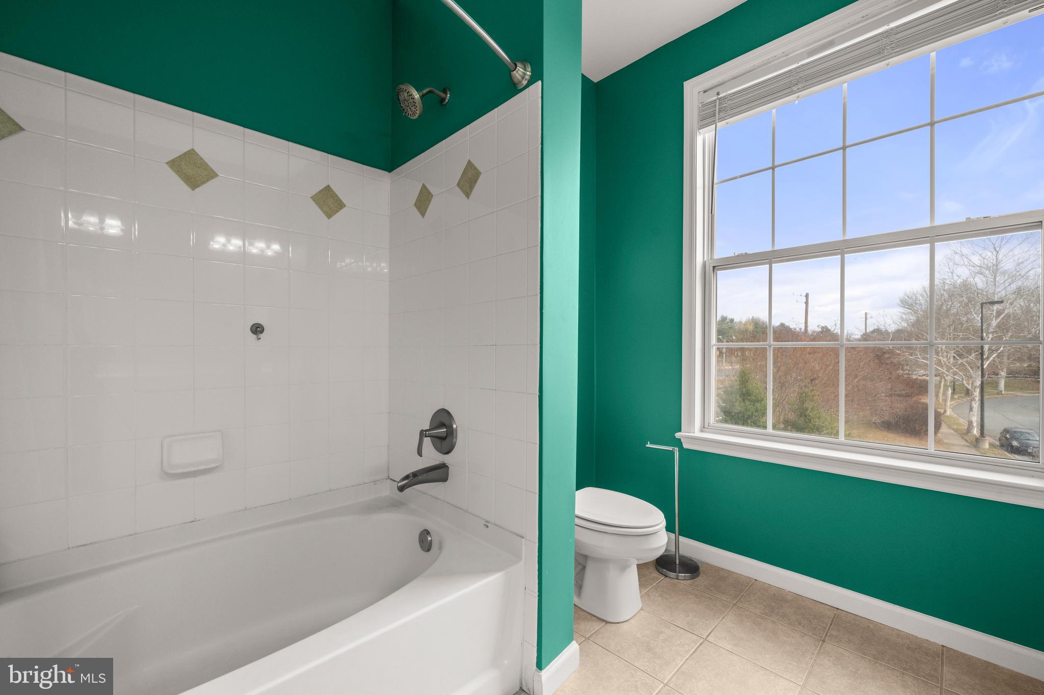8 Granite Place, Unit 266 Gaithersburg, MD 20878 - Photo 25 of 36 a bathroom with a toilet sink and tub