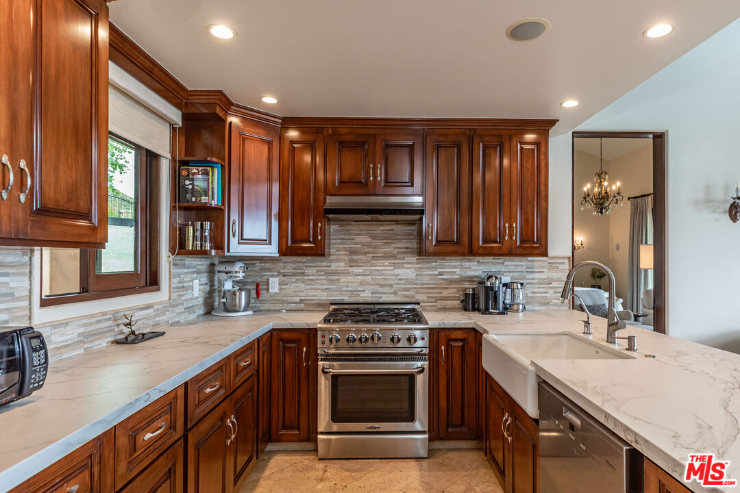 3775 Puerco Canyon Road Malibu, CA 90265 - Photo 14 of 24
