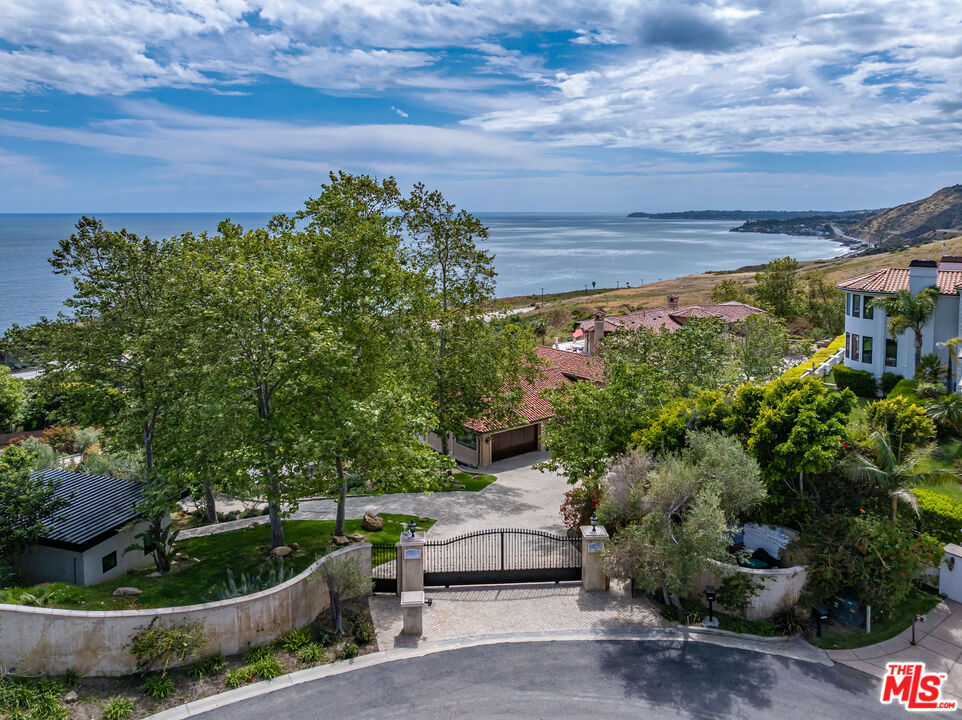 3775 Puerco Canyon Road Malibu, CA 90265 - Photo 4 of 24
