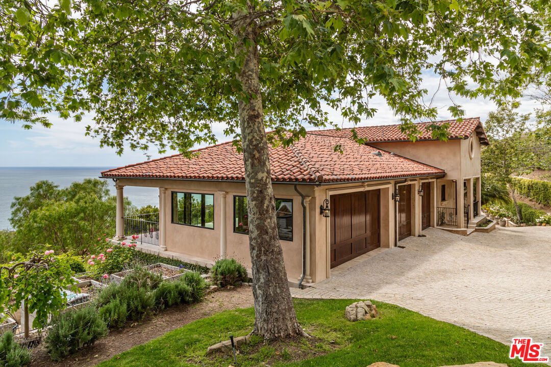 3775 Puerco Canyon Road Malibu, CA 90265 - Photo 6 of 24