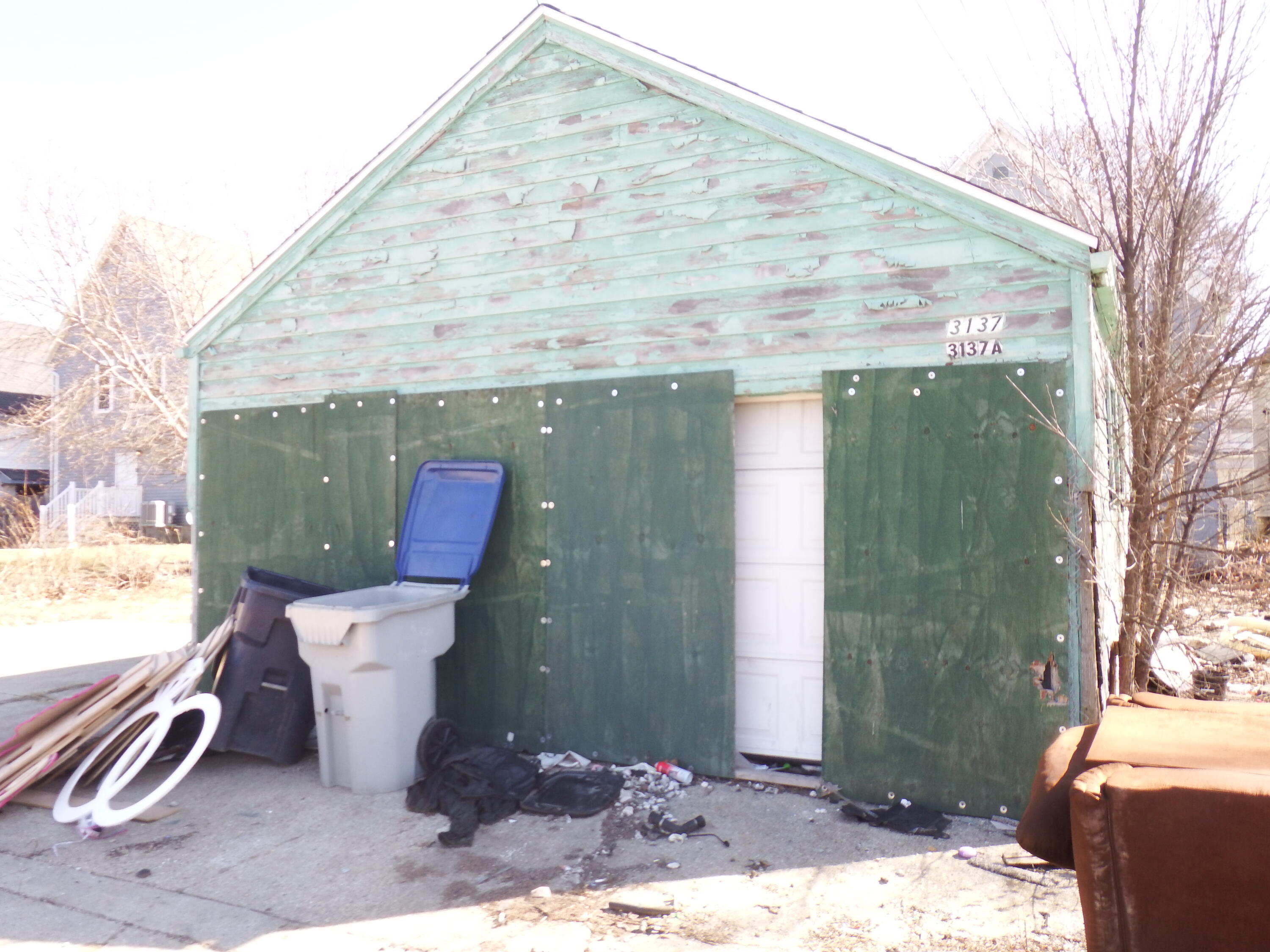3137 North 29th Street Milwaukee, WI 53216 - Photo 4 of 14 garage