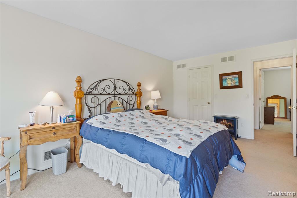 6579 Noble Road West Bloomfield, MI 48322 - Photo 17 of 46