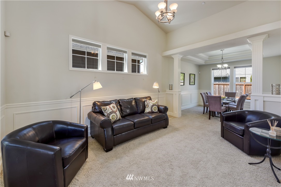 2007 Elma Place Northeast Renton, WA 98059 - Photo 3 of 12