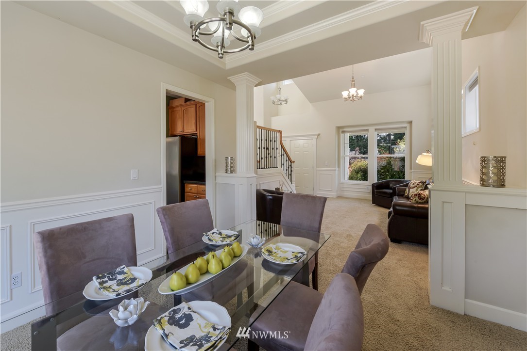 2007 Elma Place Northeast Renton, WA 98059 - Photo 4 of 12