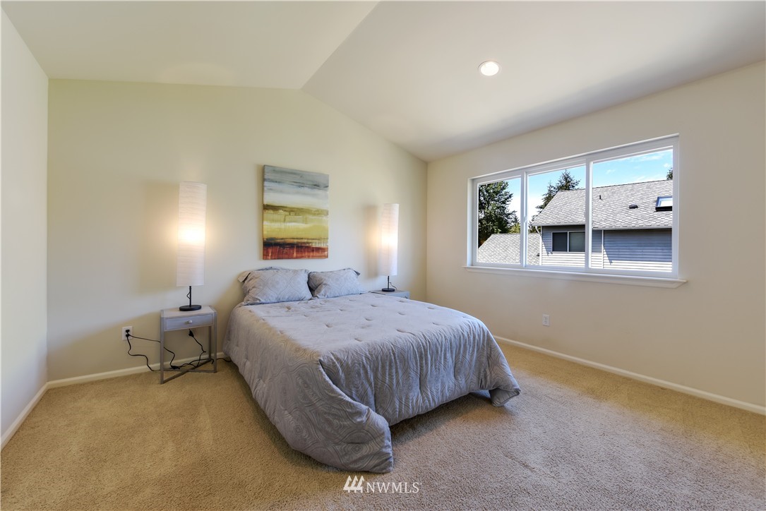 2007 Elma Place Northeast Renton, WA 98059 - Photo 7 of 12