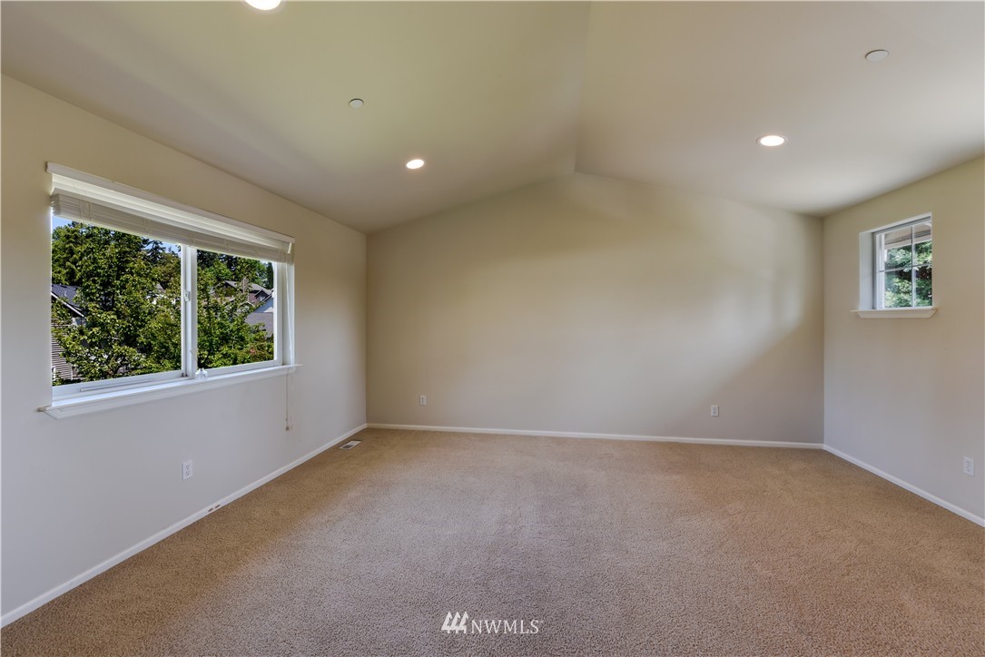 2007 Elma Place Northeast Renton, WA 98059 - Photo 9 of 12