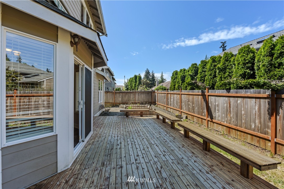 2007 Elma Place Northeast Renton, WA 98059 - Photo 10 of 12