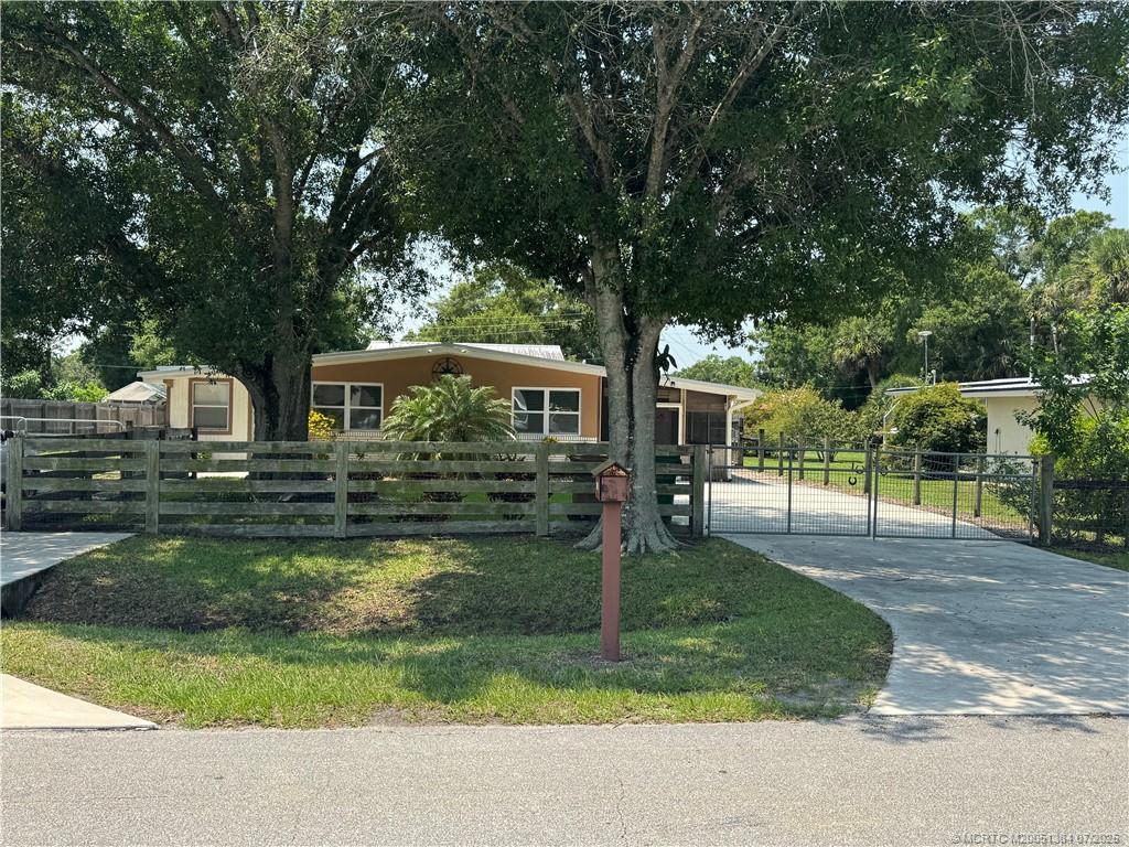 1005 Northwest 5th Street Okeechobee, FL 34972 - Photo 2 of 21