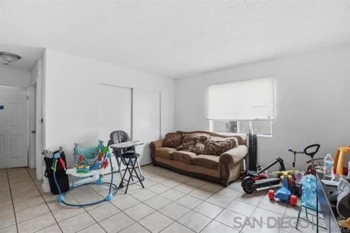 829 Grand Avenue Spring Valley, CA 91977 - Photo 15 of 19