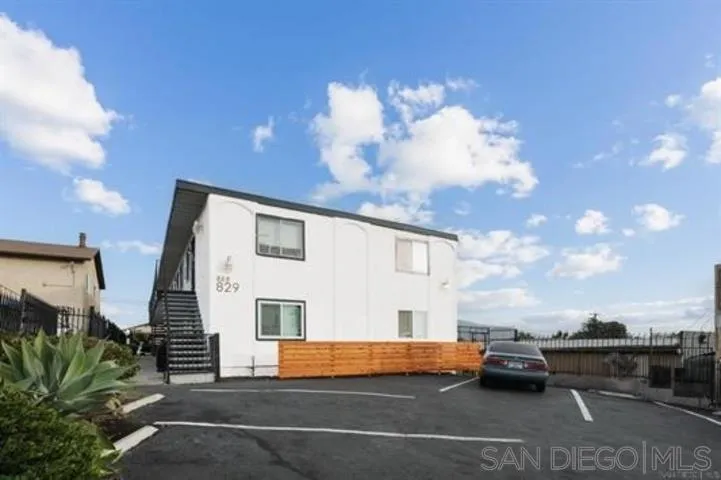 829 Grand Avenue Spring Valley, CA 91977 - Photo 3 of 19