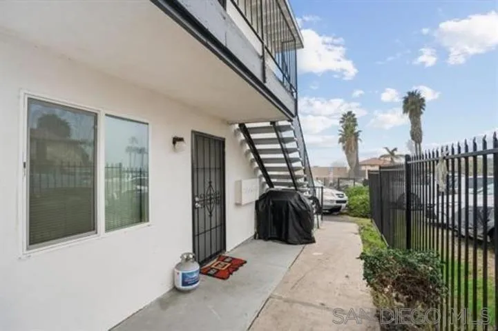 829 Grand Avenue Spring Valley, CA 91977 - Photo 4 of 19