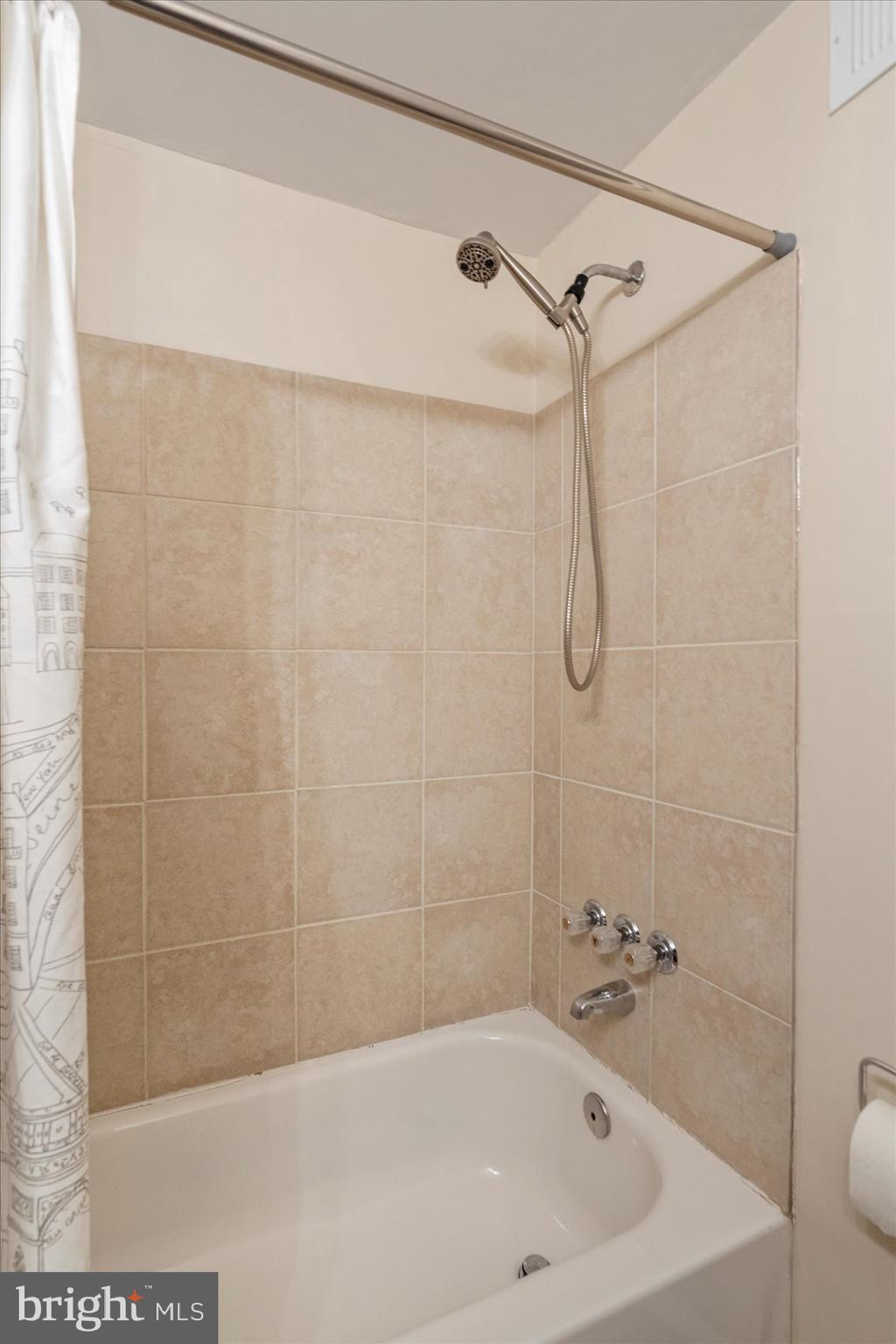 8913 Footed Ridge Columbia, MD 21045 - Photo 35 of 46 Gallery Image 35