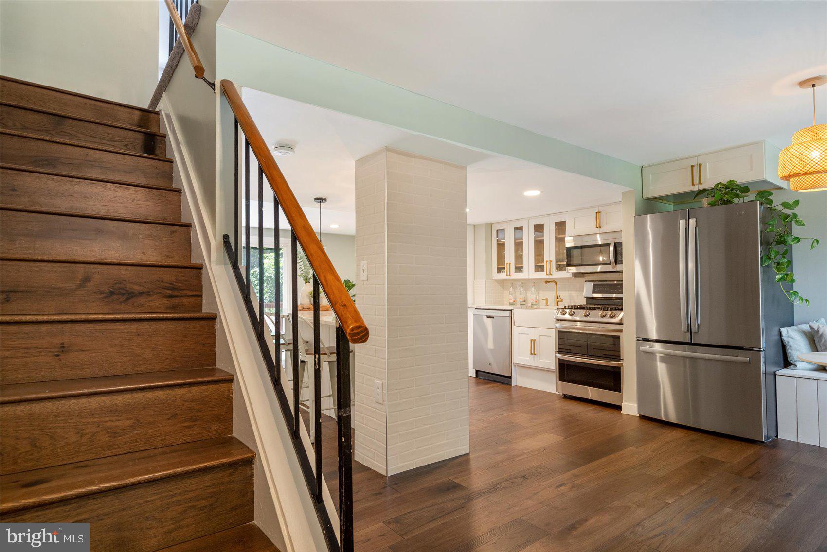 8913 Footed Ridge Columbia, MD 21045 - Photo 4 of 46 Gallery Image 4