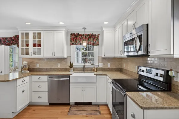 $639,999 | 4 Tully Street, Windham, NH 03087