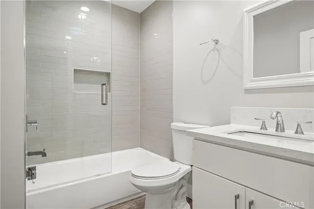 a view of utility room