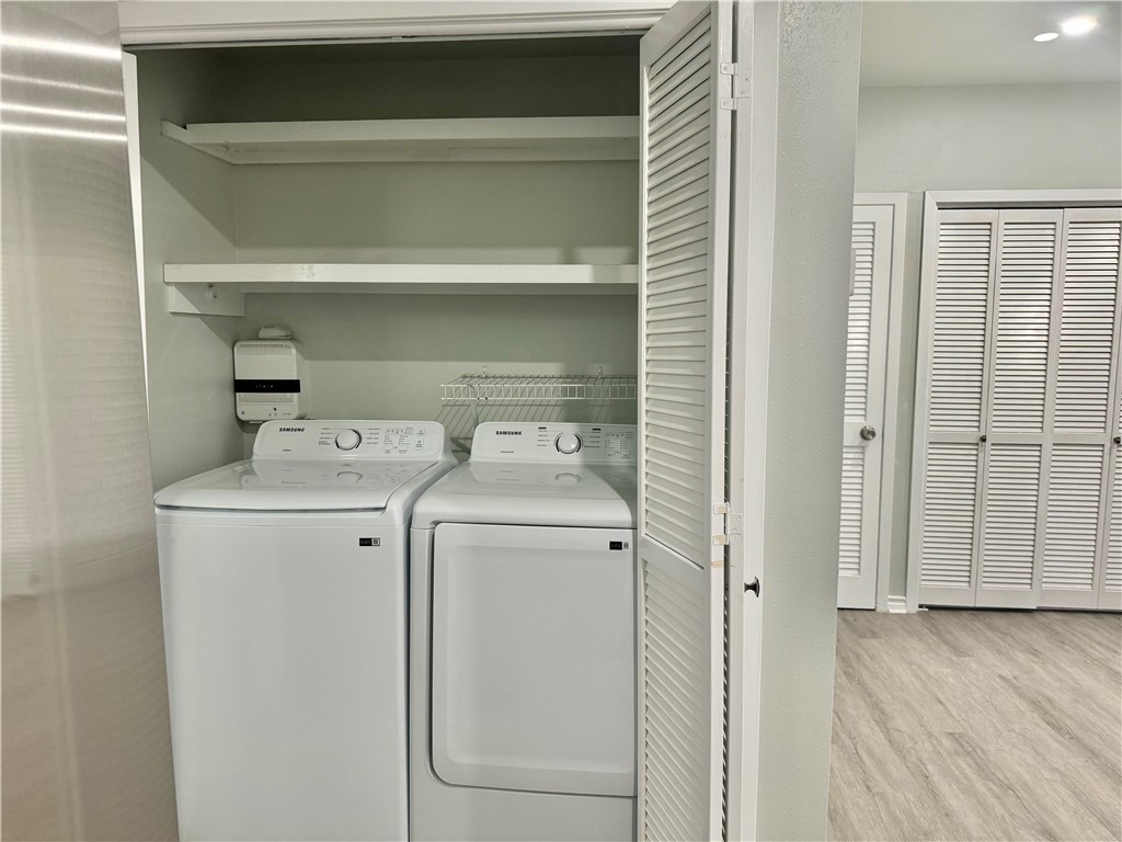 1805 3rd Street Corpus Christi, TX 78404 - Photo 11 of 26 a utility room with dryer and washer