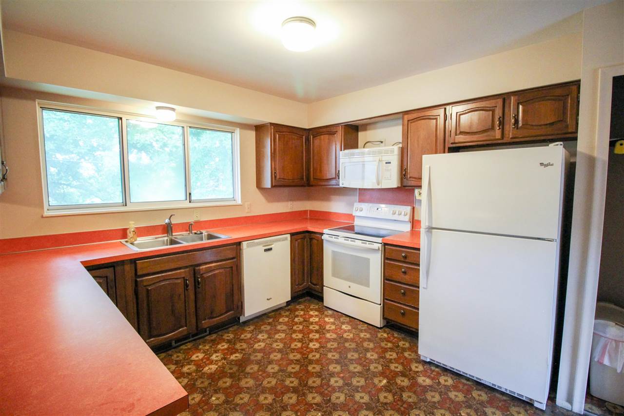 2488 Grove Park Road Fenton, MI 48430 - Photo 8 of 50 50046880-7.JPG