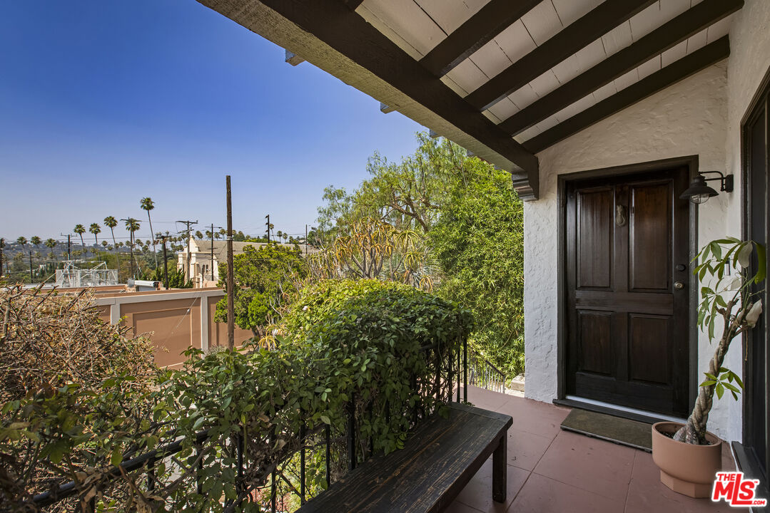 6105 Mt Angelus Drive Los Angeles, CA 90042 - Photo 11 of 64