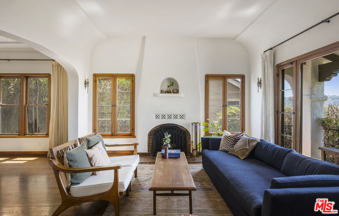 6105 Mt Angelus Drive Los Angeles, CA 90042 - Photo 15 of 64