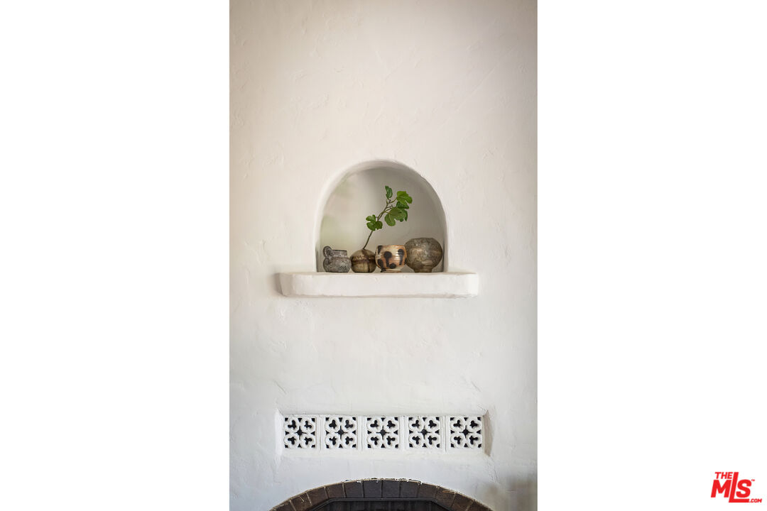 6105 Mt Angelus Drive Los Angeles, CA 90042 - Photo 20 of 64