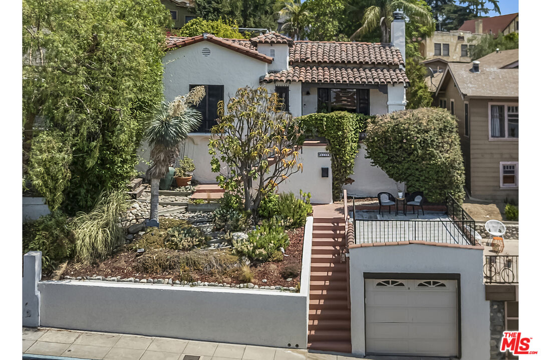 6105 Mt Angelus Drive Los Angeles, CA 90042 - Photo 2 of 64