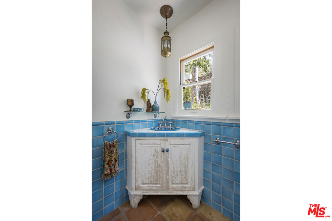 6105 Mt Angelus Drive Los Angeles, CA 90042 - Photo 32 of 64