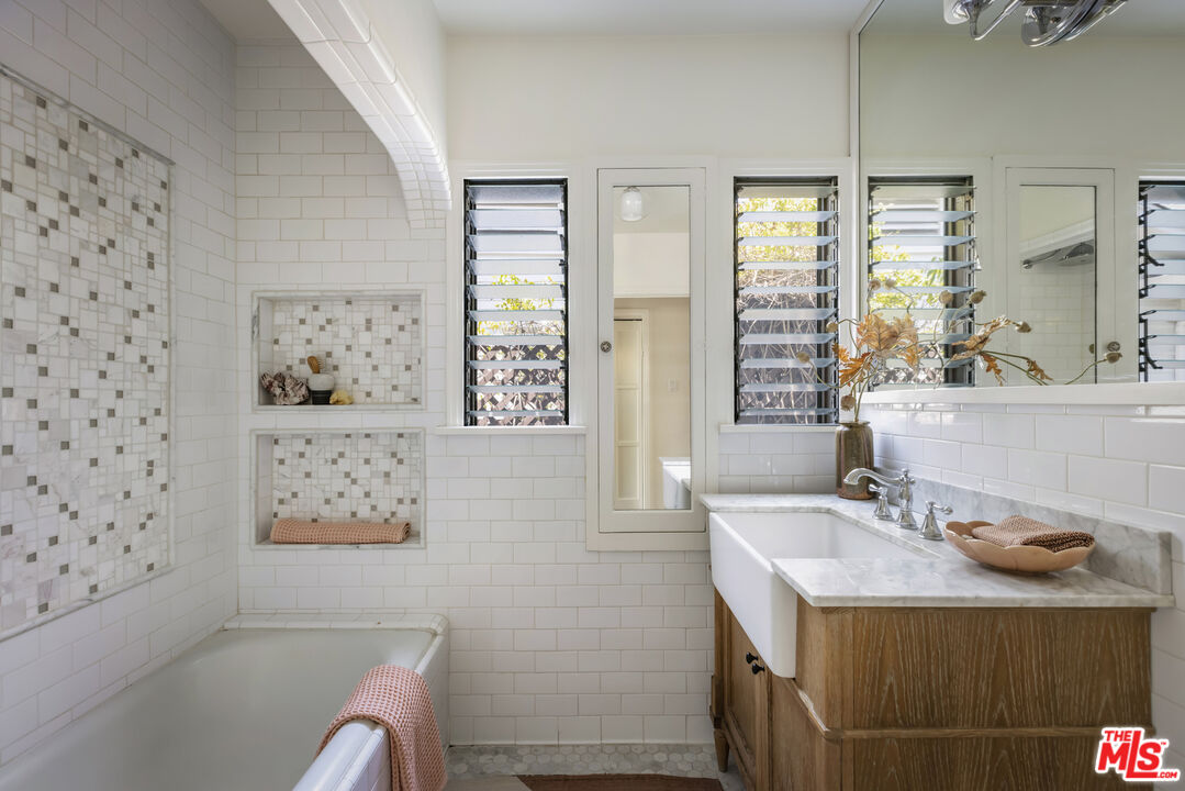 6105 Mt Angelus Drive Los Angeles, CA 90042 - Photo 39 of 64