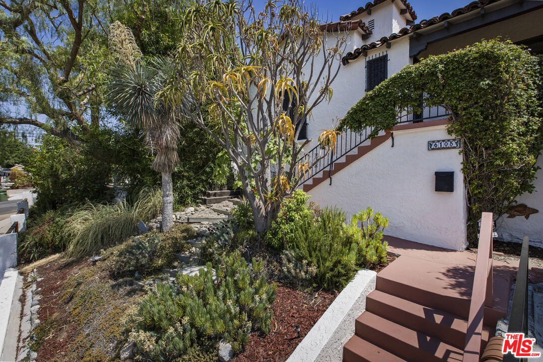 6105 Mt Angelus Drive Los Angeles, CA 90042 - Photo 8 of 64