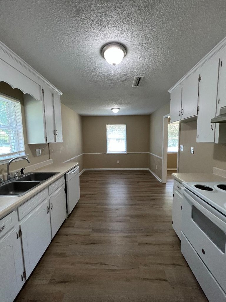 1351 Coe Dairy Road Dothan, AL 36301 - Photo 3 of 15