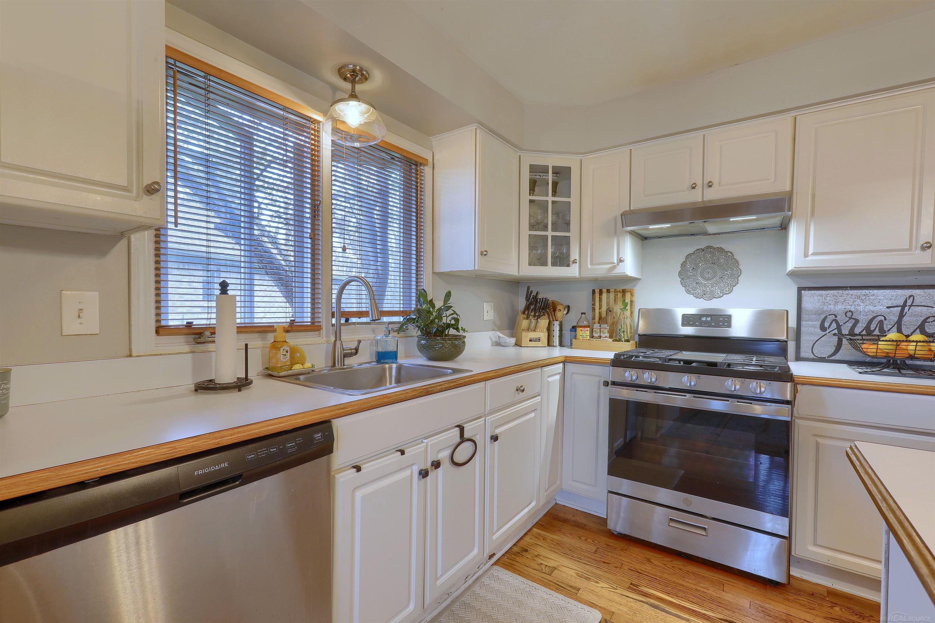 38895 Ridgeview Circle, Unit 58 Clinton Township, MI 48036 - Photo 10 of 33