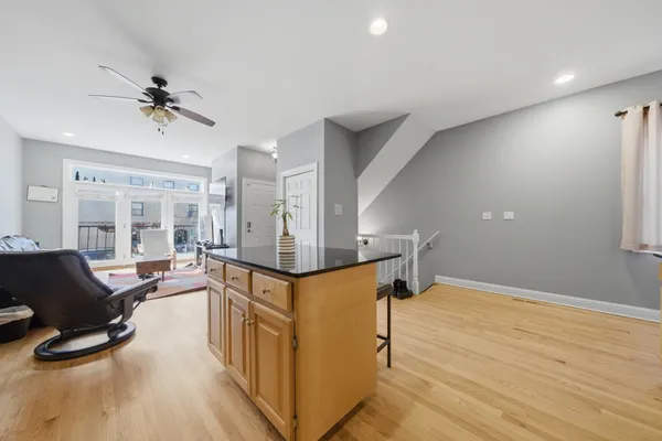 $5,500 | 3149 North Racine Avenue, Unit 1, Chicago, IL 60657