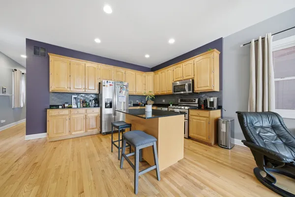 $5,500 | 3149 North Racine Avenue, Unit 1, Chicago, IL 60657