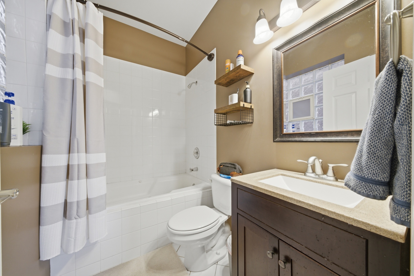 3149 North Racine Avenue, Unit 1 Chicago, IL 60657 - Photo 10 of 19