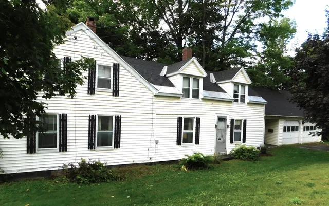 $119,900 | 73 Spring Street, Dexter, ME 04930