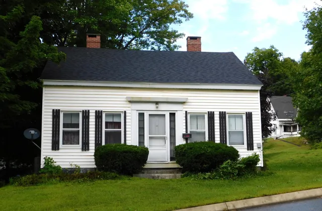 $119,900 | 73 Spring Street, Dexter, ME 04930