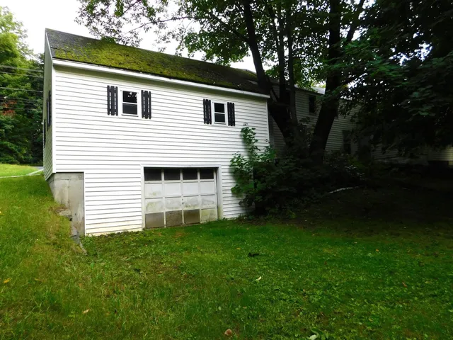 $119,900 | 73 Spring Street, Dexter, ME 04930