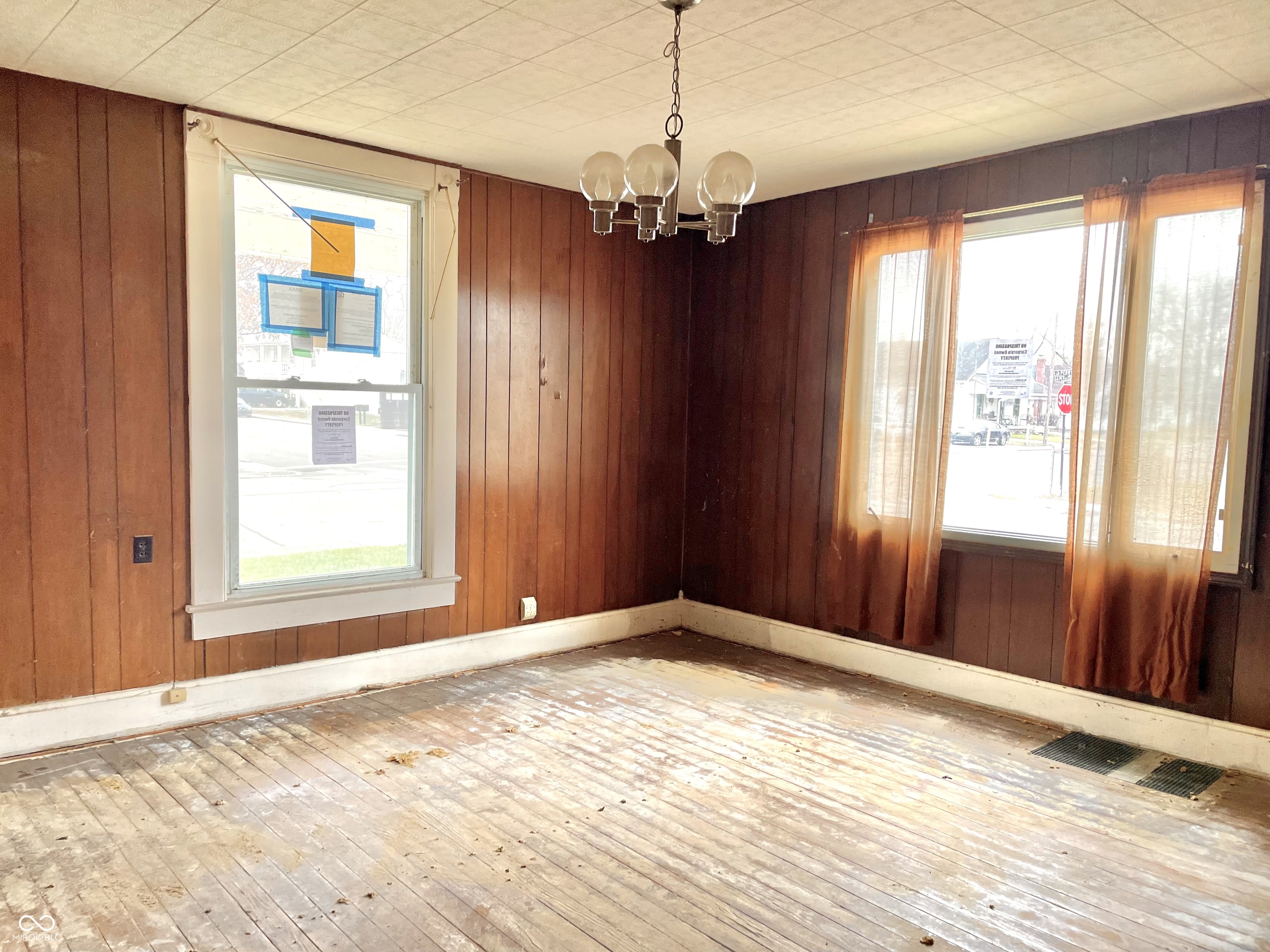 310 South Pleasant Street Edinburgh, IN 46124 - Photo 17 of 54