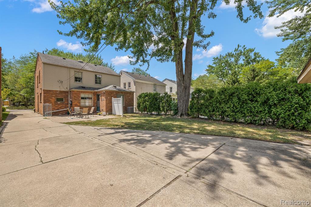 1730 Littlestone Road Grosse Pointe Woods, MI 48236 - Photo 40 of 45